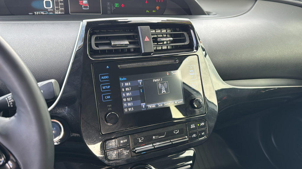 2019 Toyota Prius XLE 13