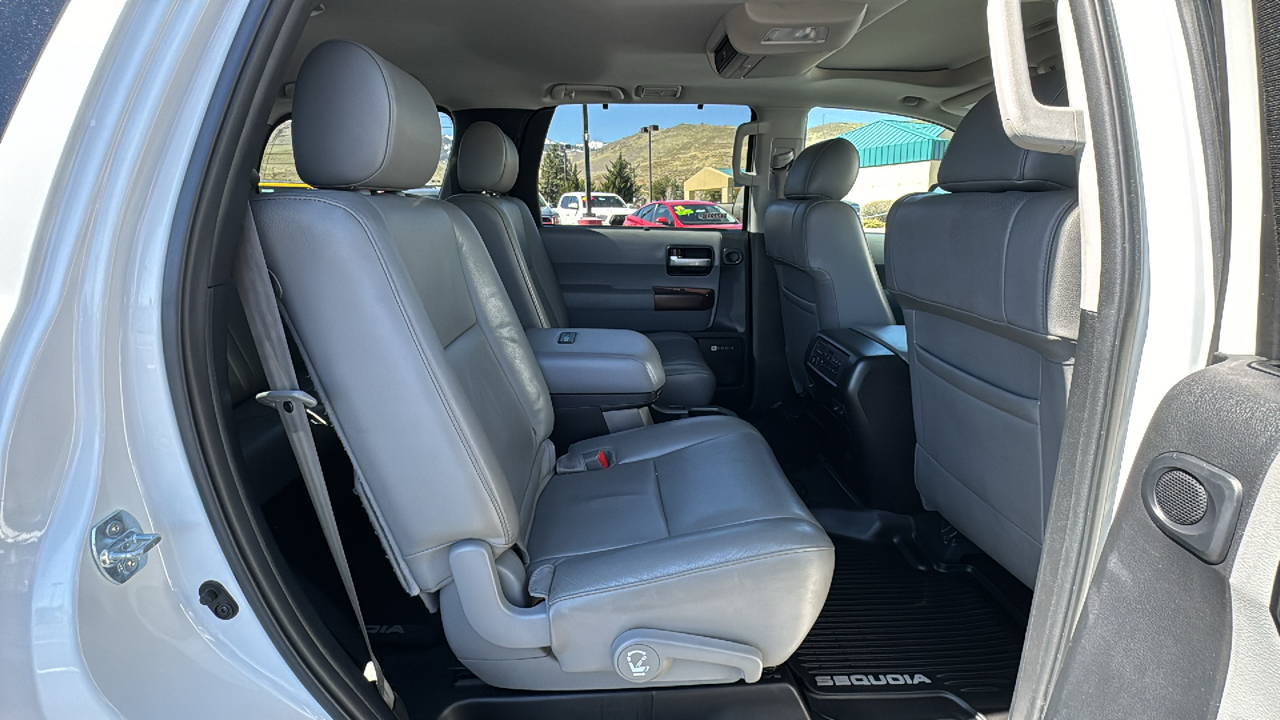 2017 Toyota Sequoia Platinum 19