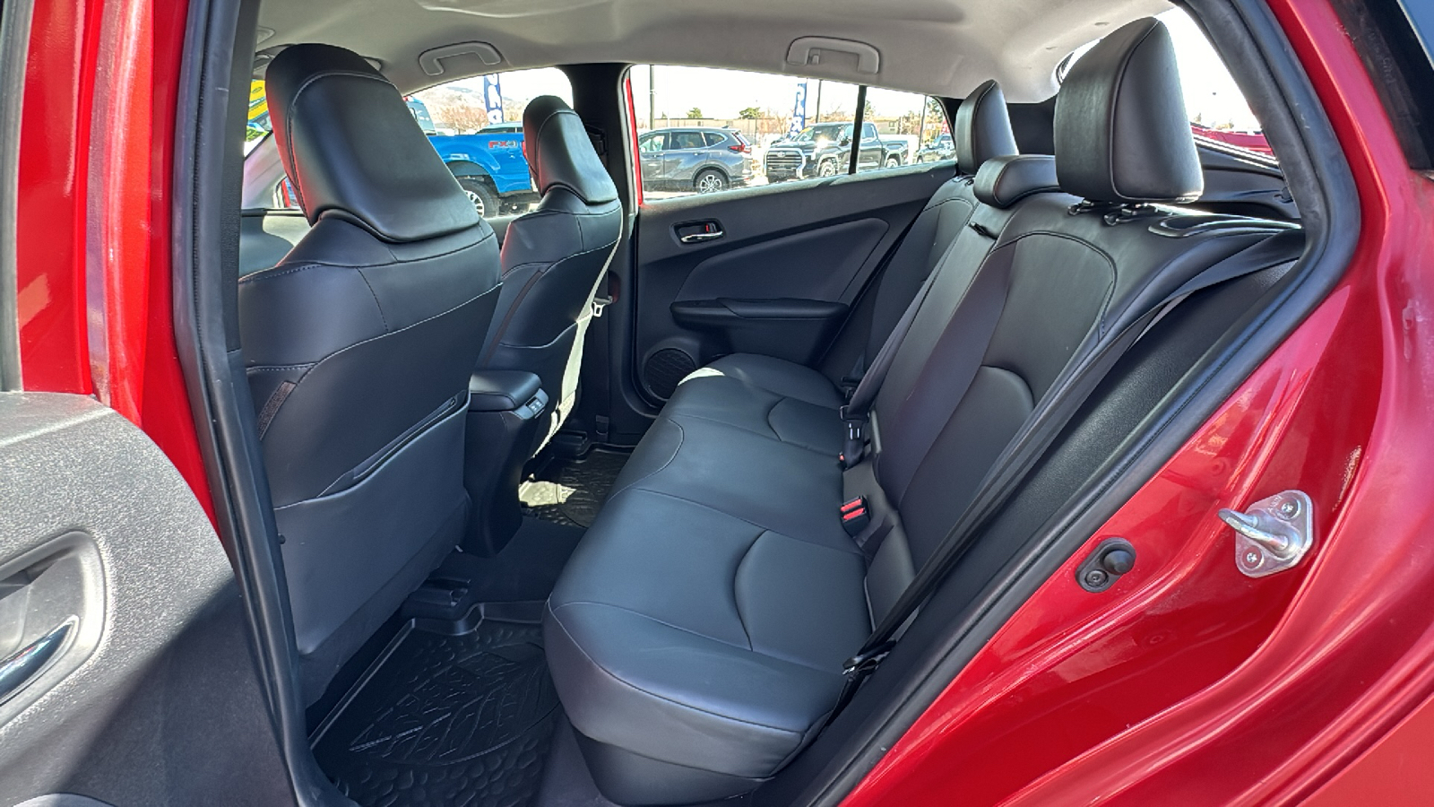 2019 Toyota Prius XLE 17