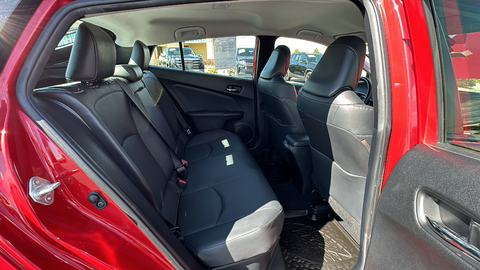 2019 Toyota Prius XLE 19