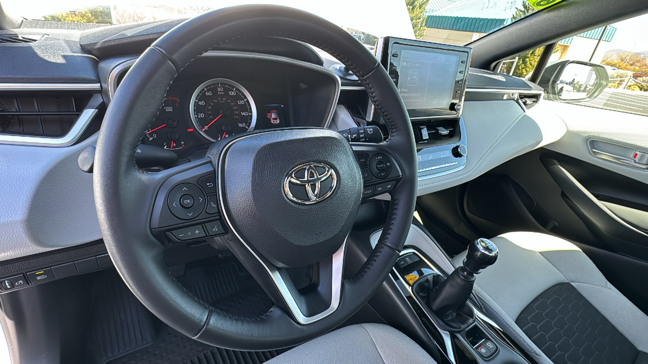 2022 Toyota Corolla Hatchback SE 16