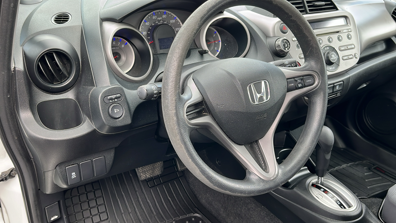 2011 Honda Fit  16