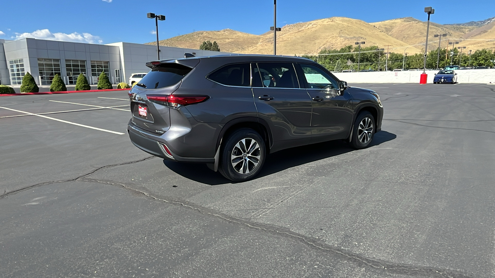 2021 Toyota Highlander XLE 3