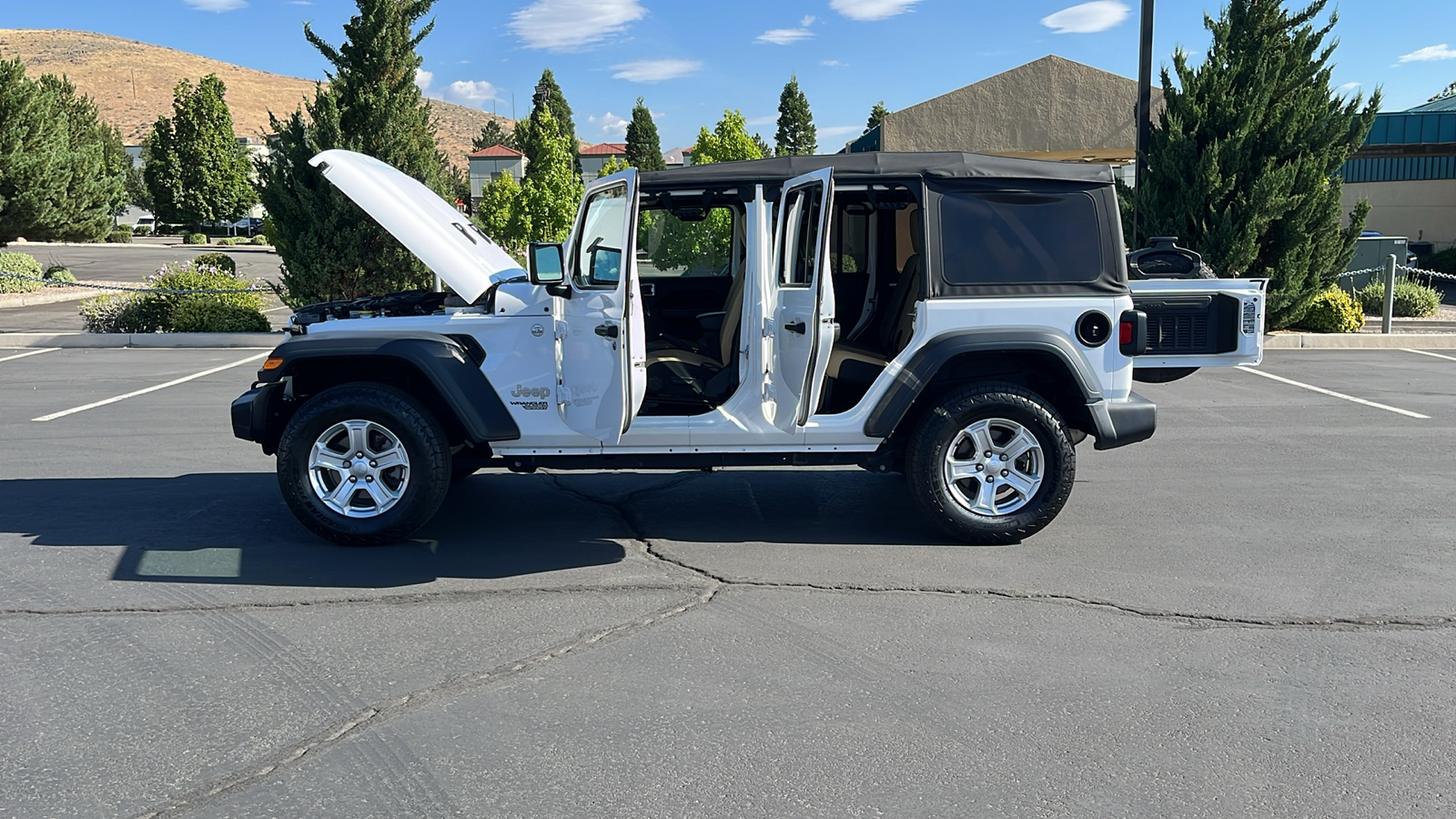 2018 Jeep Wrangler Unlimited Sport 11