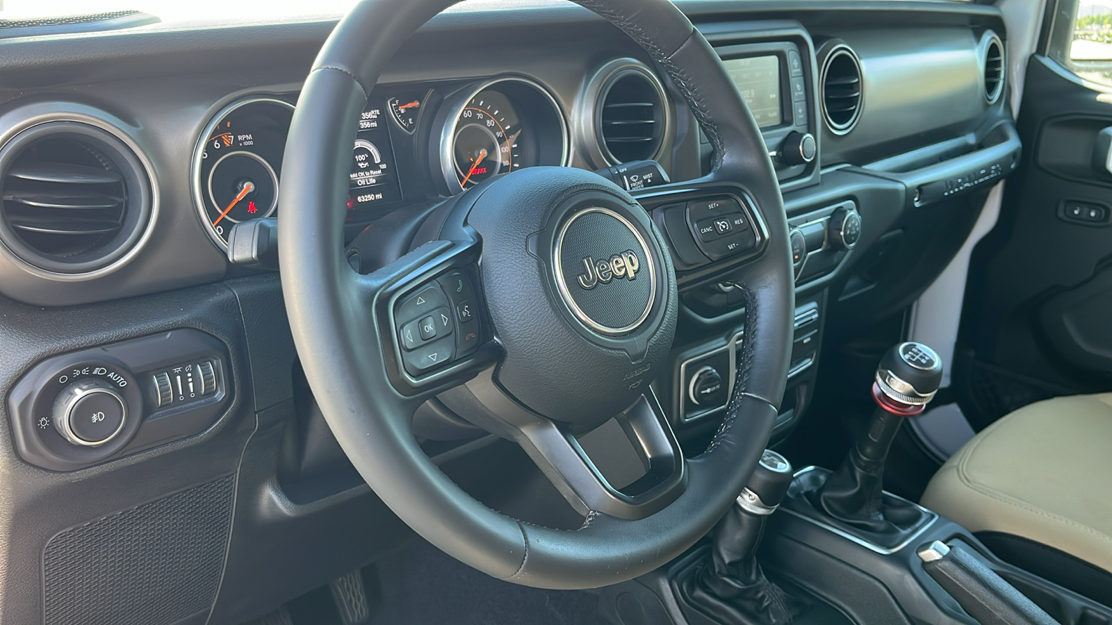 2018 Jeep Wrangler Unlimited Sport 16