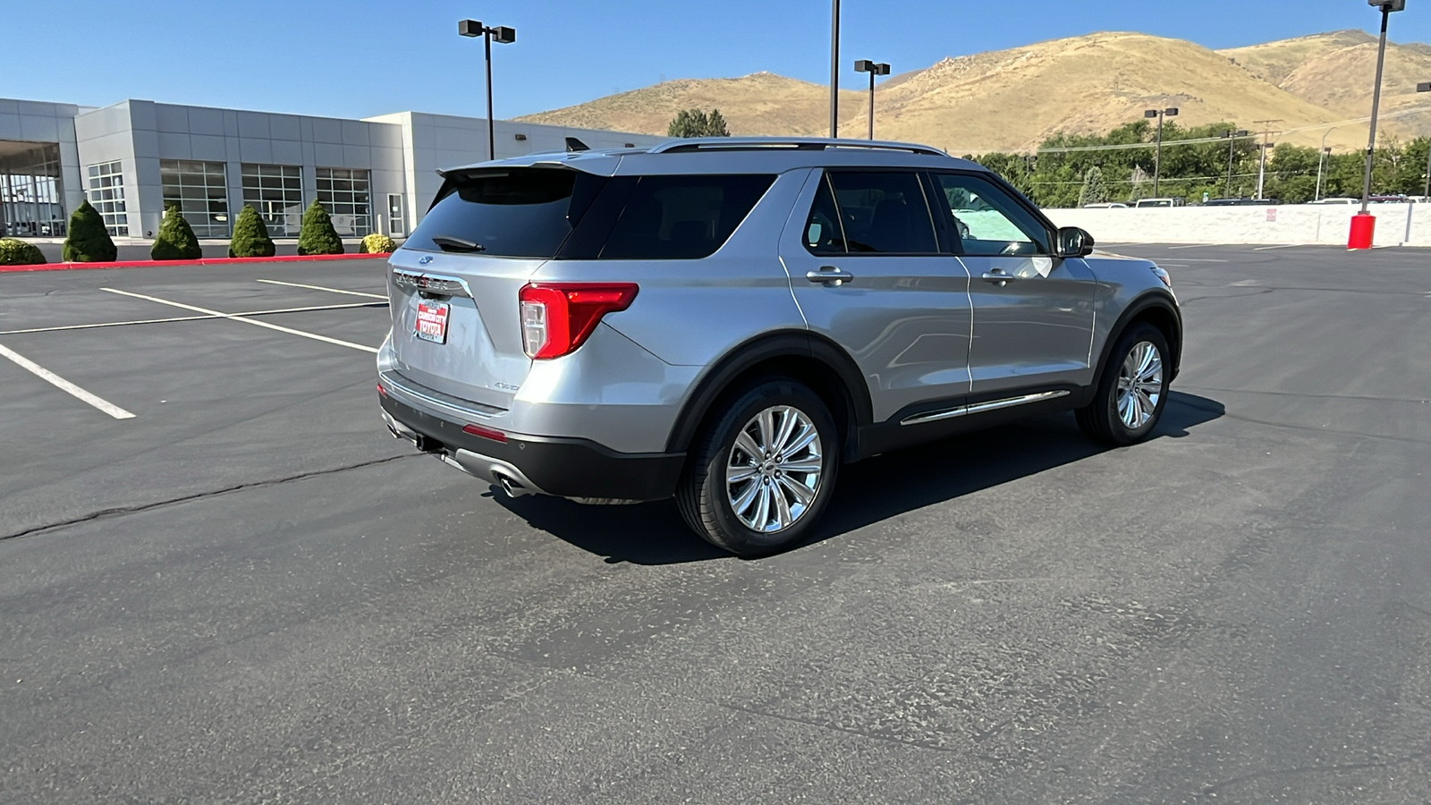 2022 Ford Explorer Limited 3