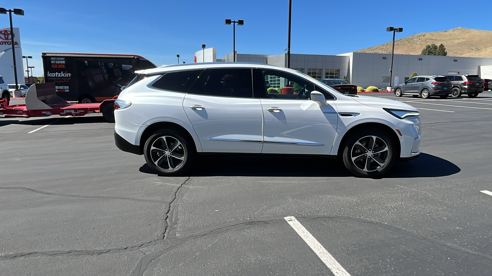 2022 Buick Enclave Essence 2