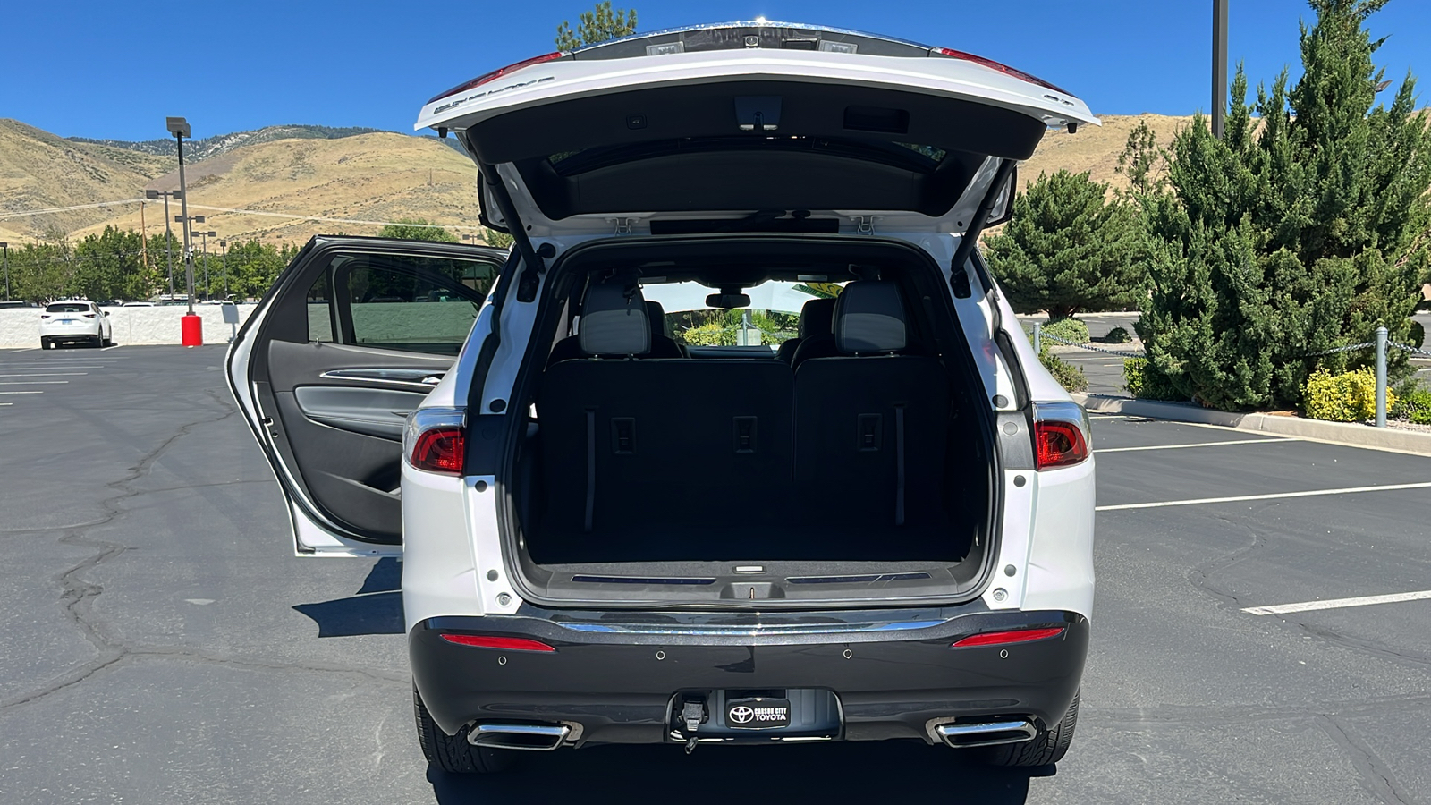 2022 Buick Enclave Essence 10