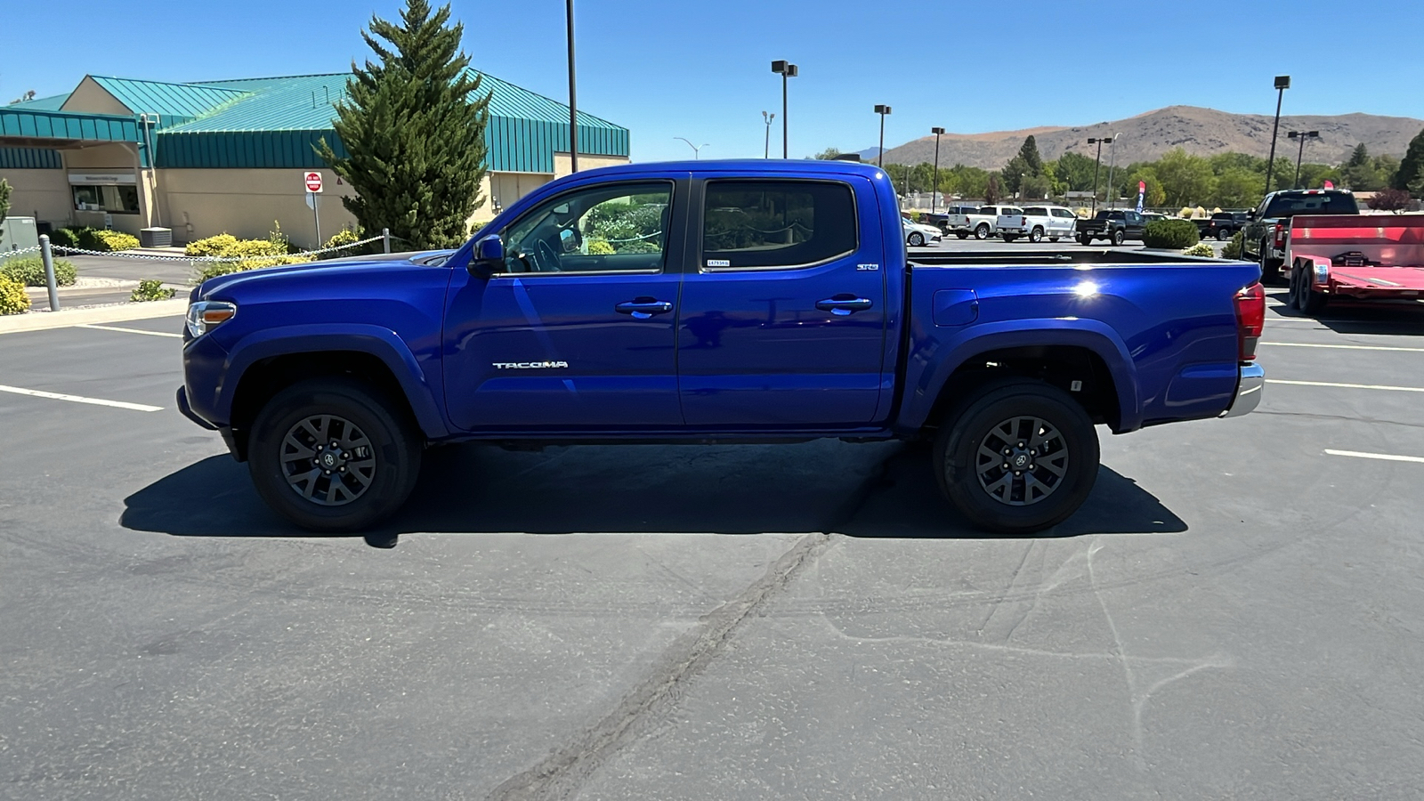 2022 Toyota Tacoma 4WD SR5 6