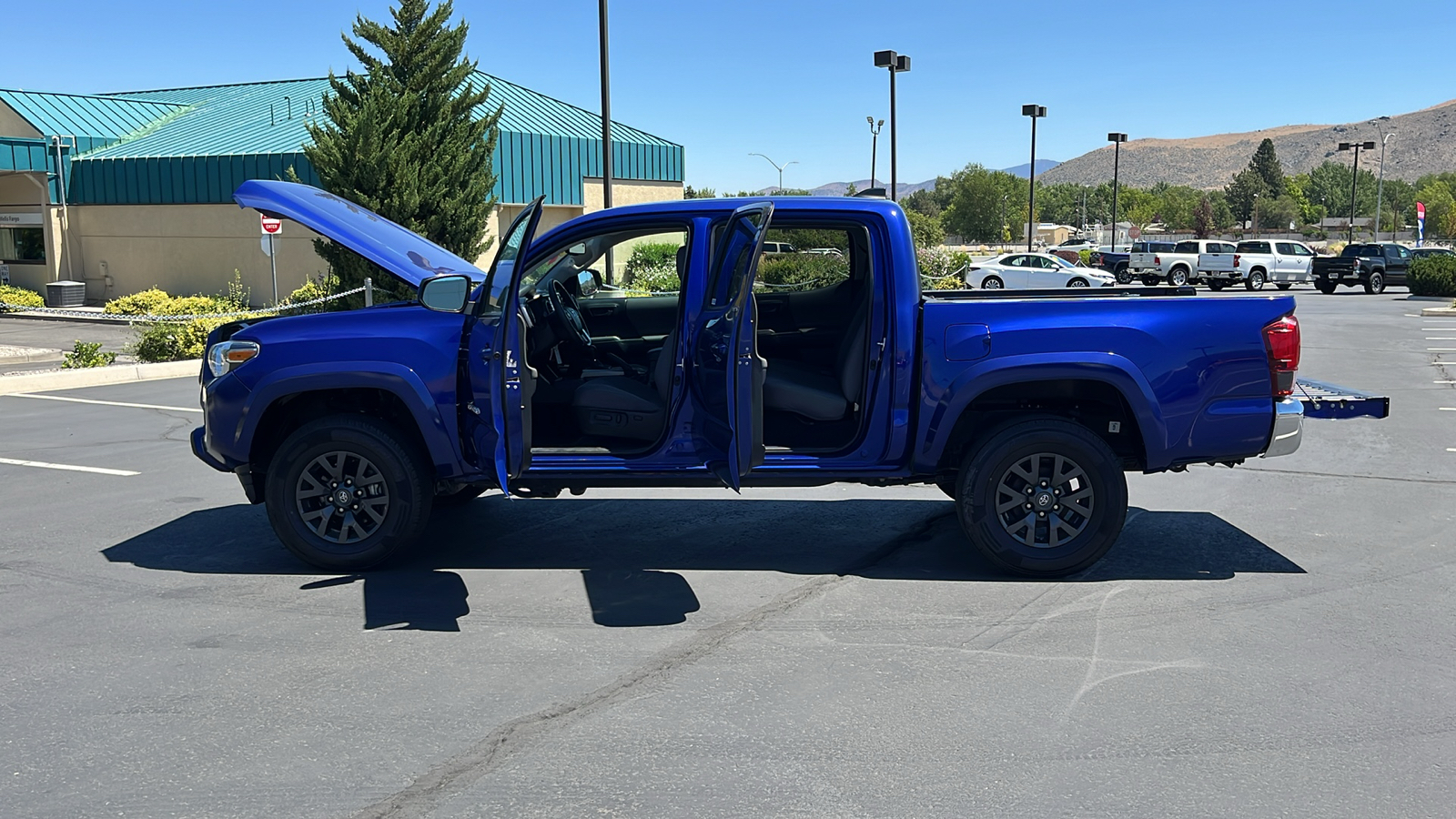 2022 Toyota Tacoma 4WD SR5 11