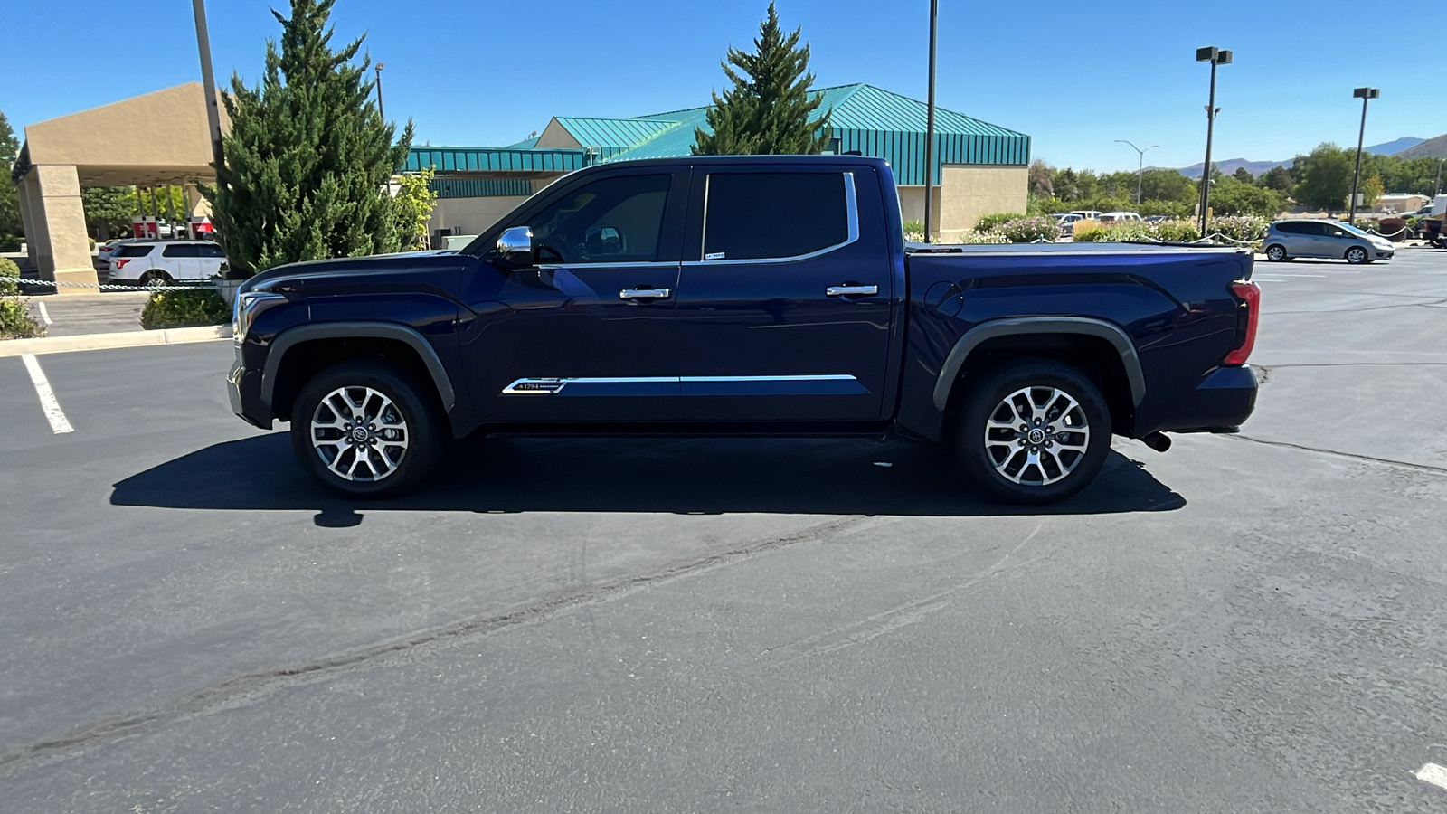 2022 Toyota Tundra 4WD 1794 Edition 6