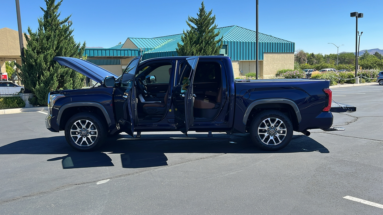 2022 Toyota Tundra 4WD 1794 Edition 11