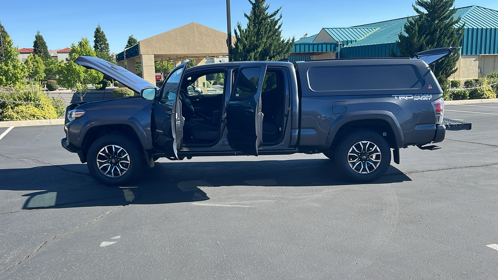 2022 Toyota Tacoma 4WD TRD Off Road 11