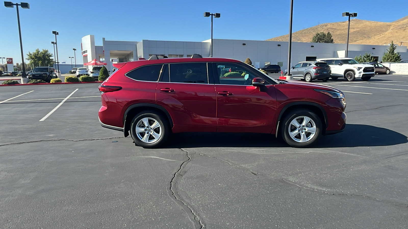 2021 Toyota Highlander LE 2