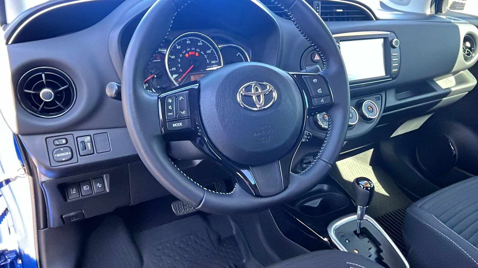 2018 Toyota Yaris SE 16