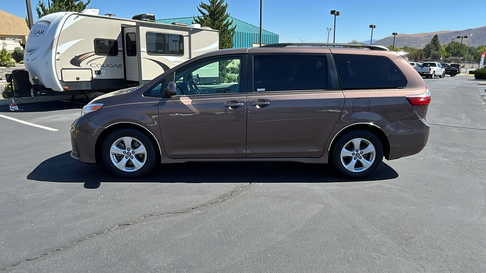 2018 Toyota Sienna LE 6