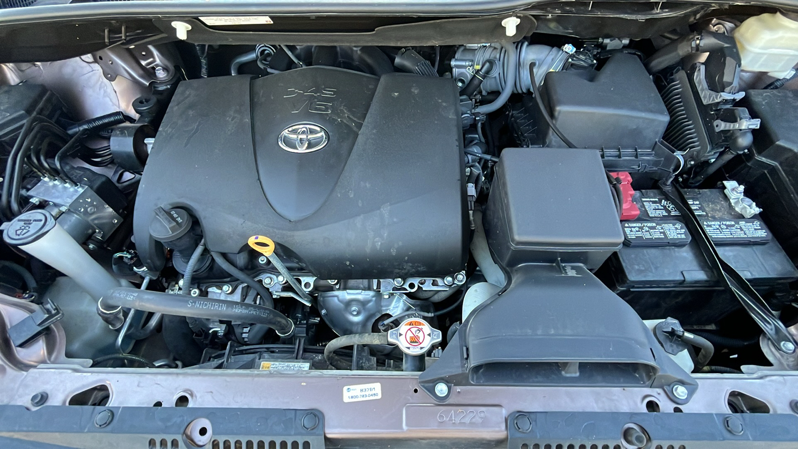 2018 Toyota Sienna LE 9