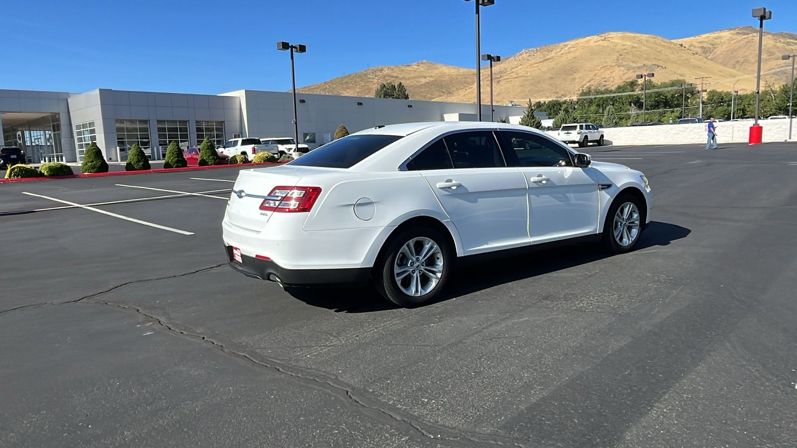 2015 Ford Taurus SEL 3