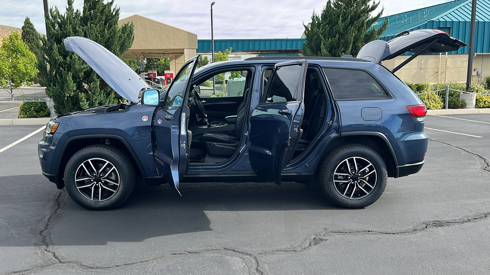 2020 Jeep Grand Cherokee Trailhawk 11