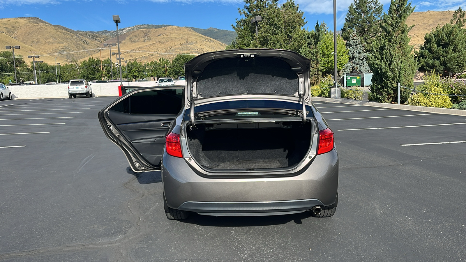 2017 Toyota Corolla SE 10