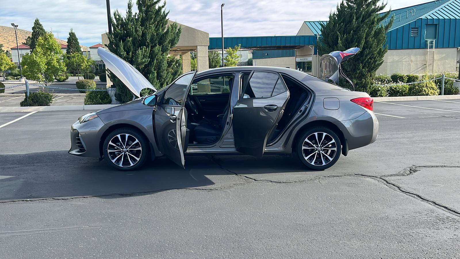 2017 Toyota Corolla SE 11