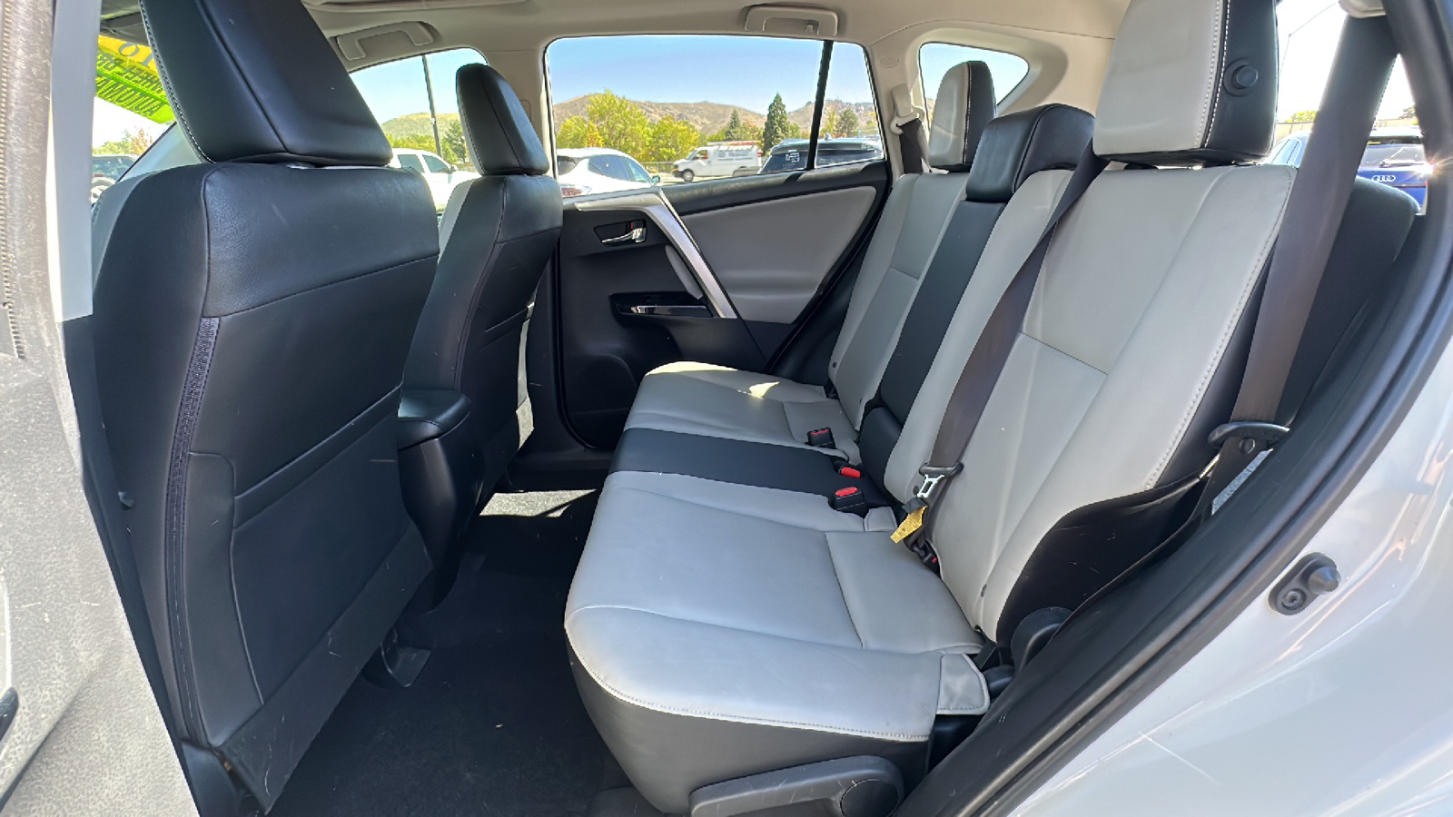 2018 Toyota RAV4 Limited 17