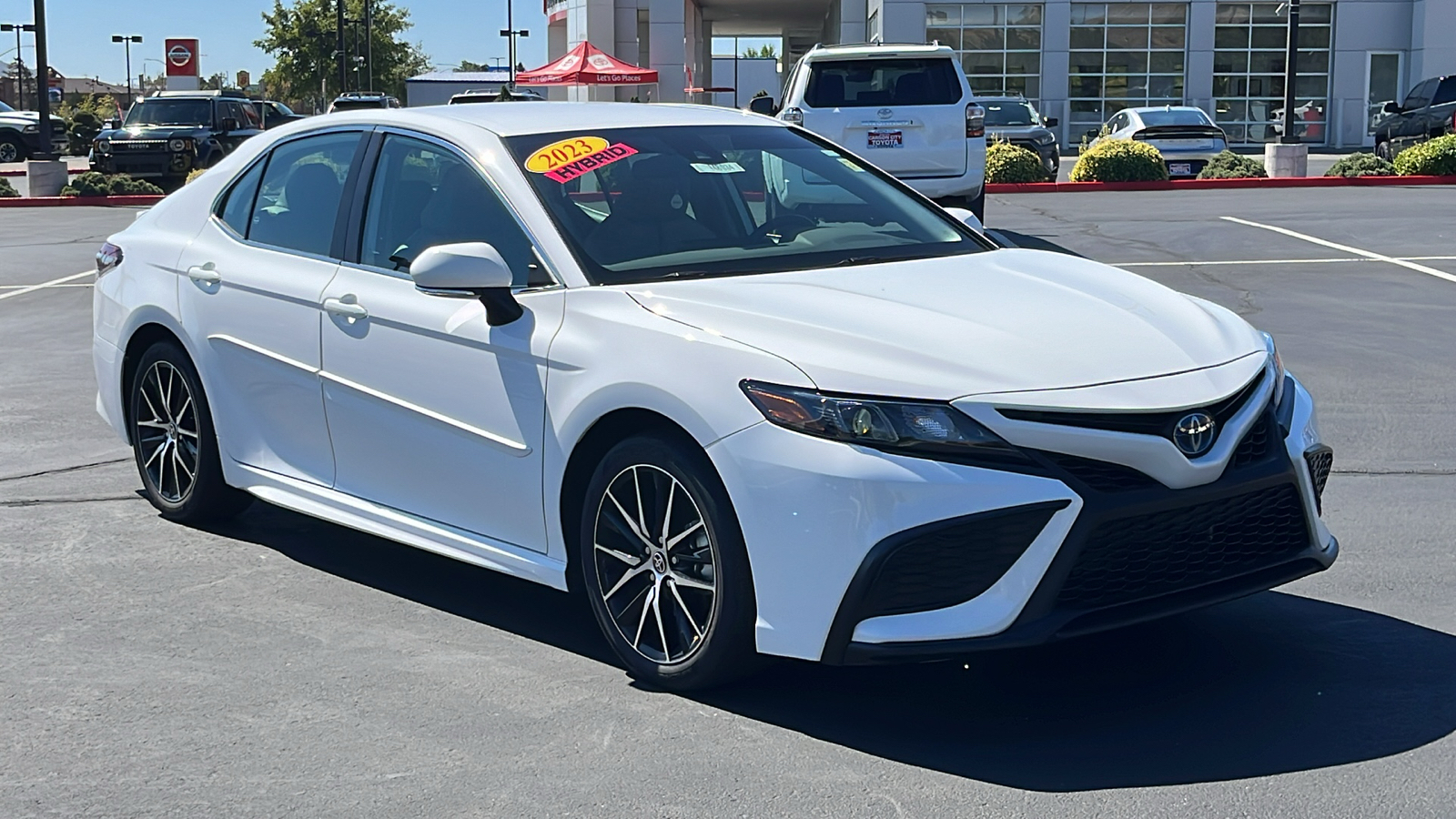 2023 Toyota Camry Hybrid SE 1