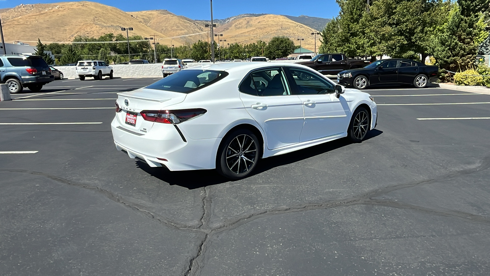 2023 Toyota Camry Hybrid SE 3