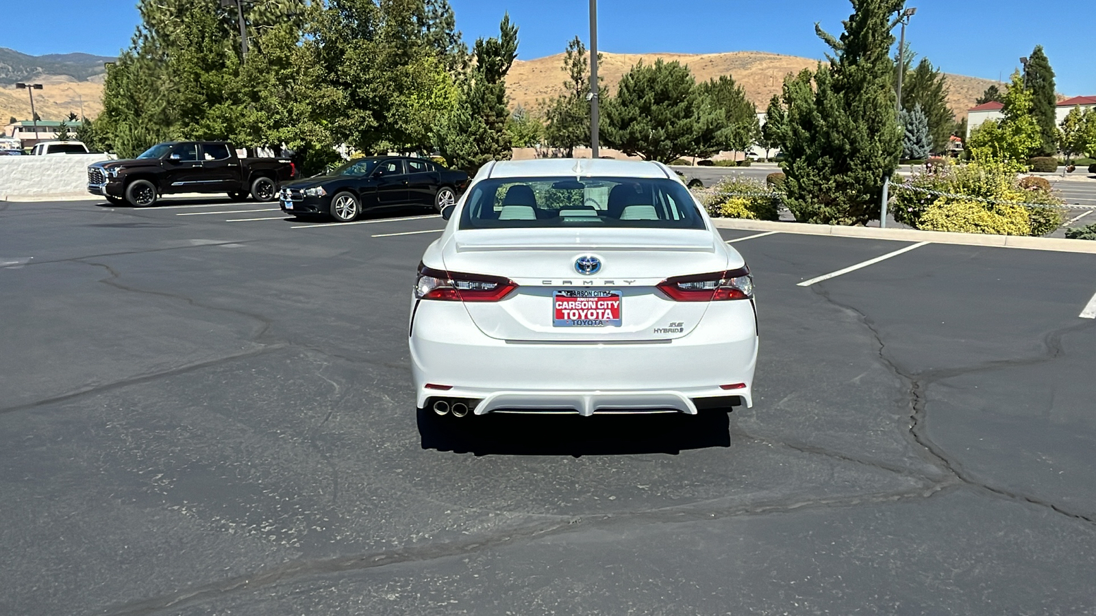 2023 Toyota Camry Hybrid SE 4