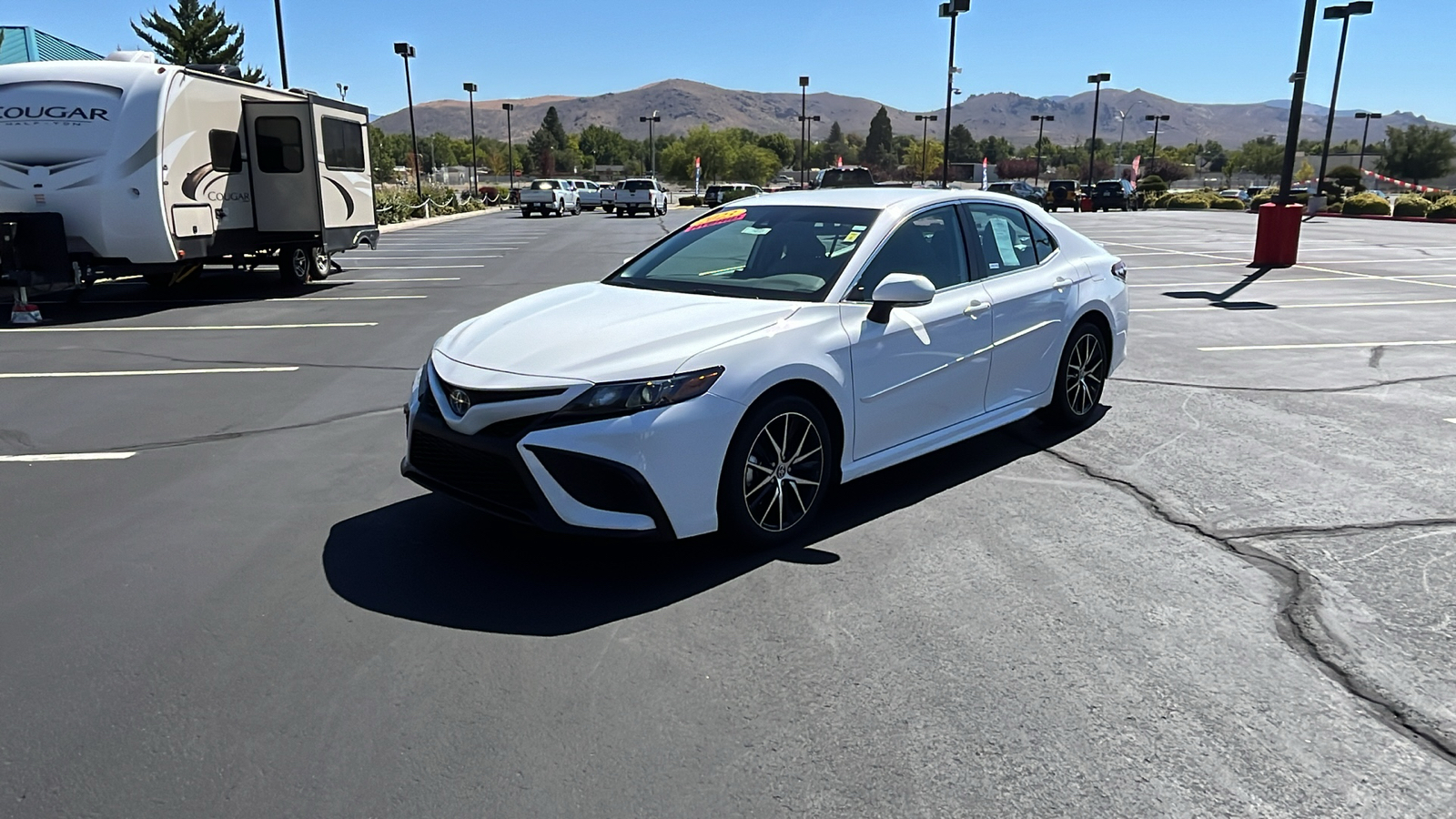 2023 Toyota Camry Hybrid SE 7