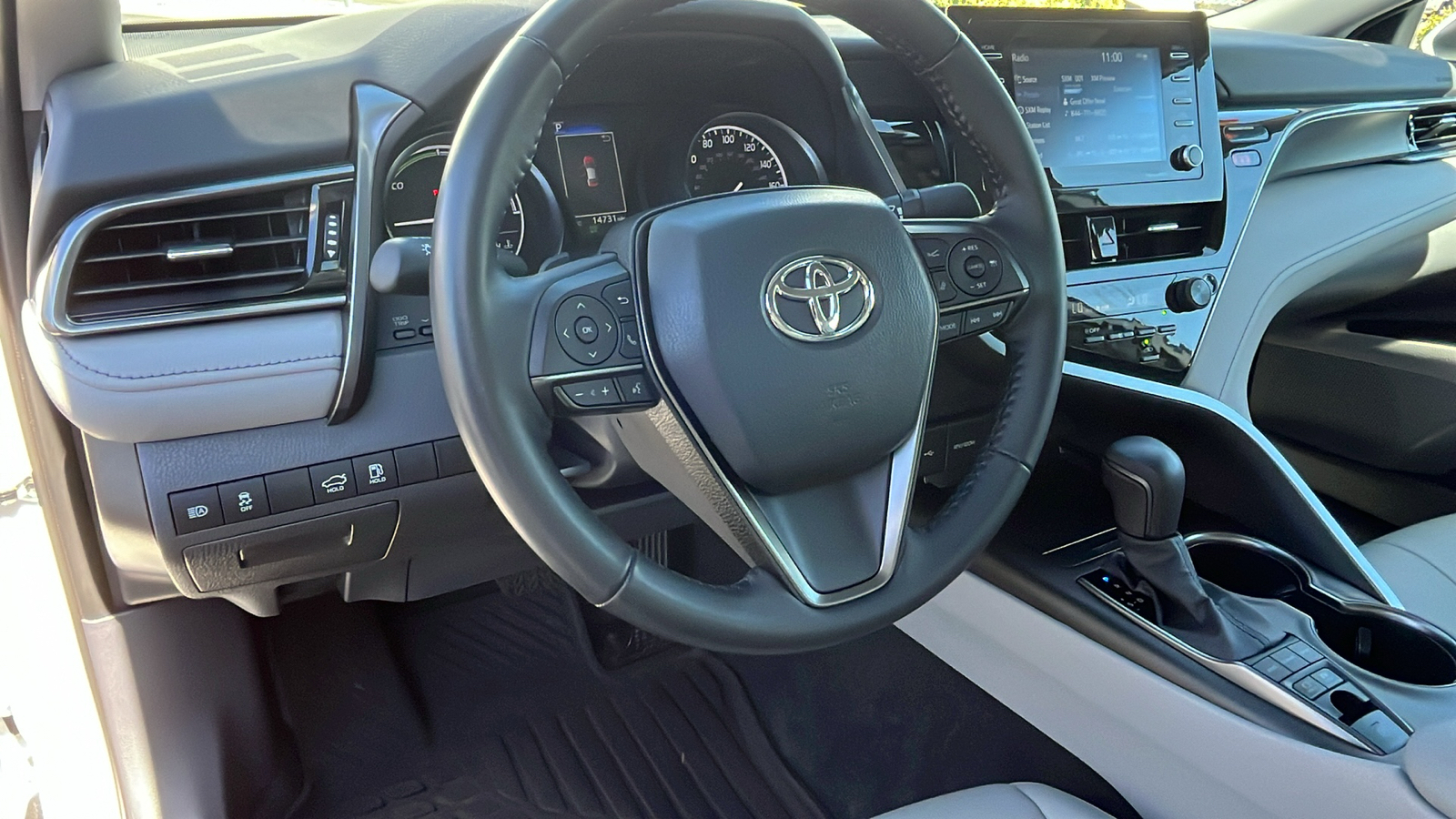 2023 Toyota Camry Hybrid SE 16