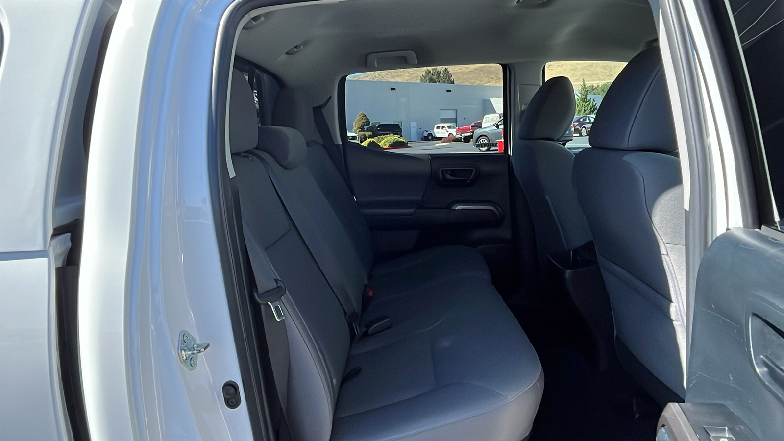 2016 Toyota Tacoma SR5 19