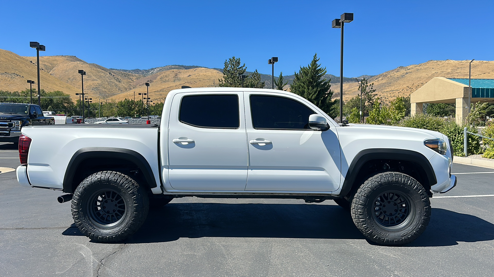 2023 Toyota Tacoma 4WD TRD Off Road 2