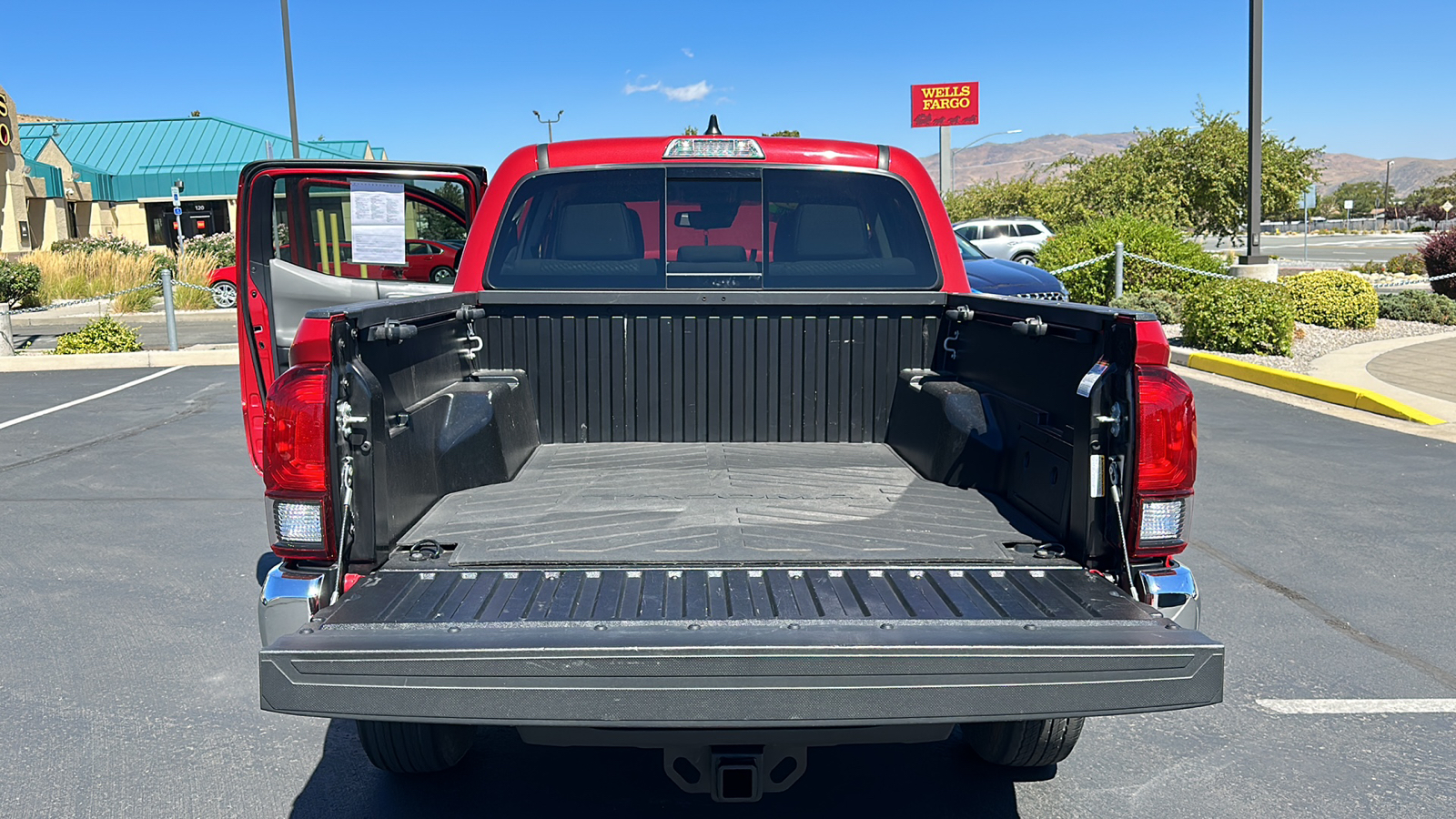 2023 Toyota Tacoma 4WD SR5 10