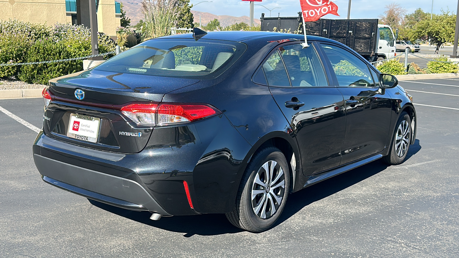 2022 Toyota Corolla Hybrid LE 3