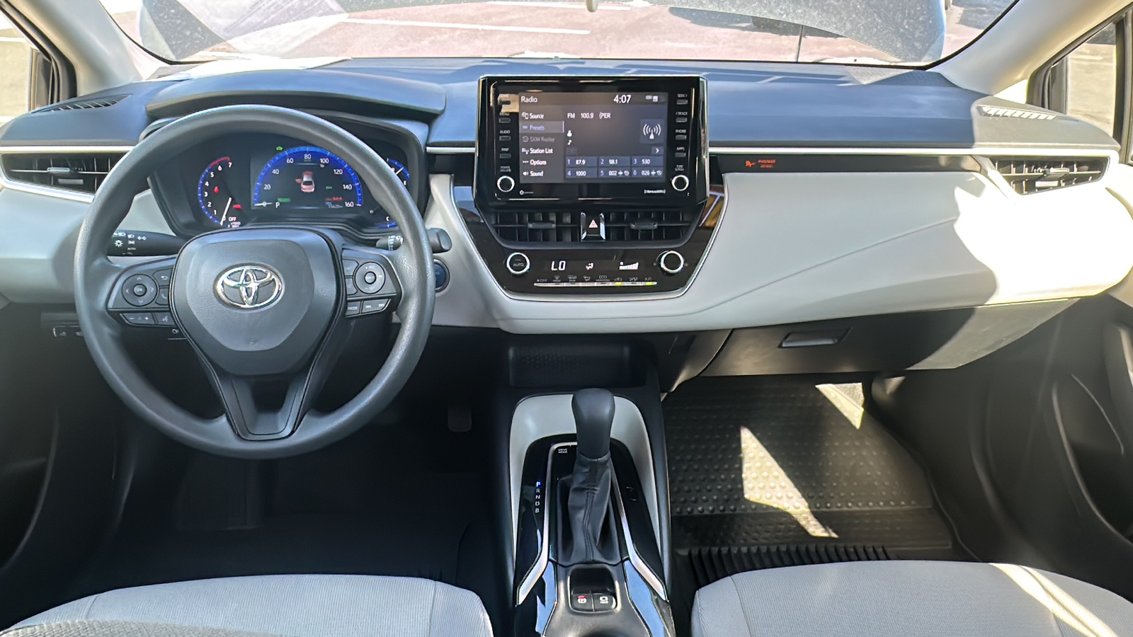 2022 Toyota Corolla Hybrid LE 16