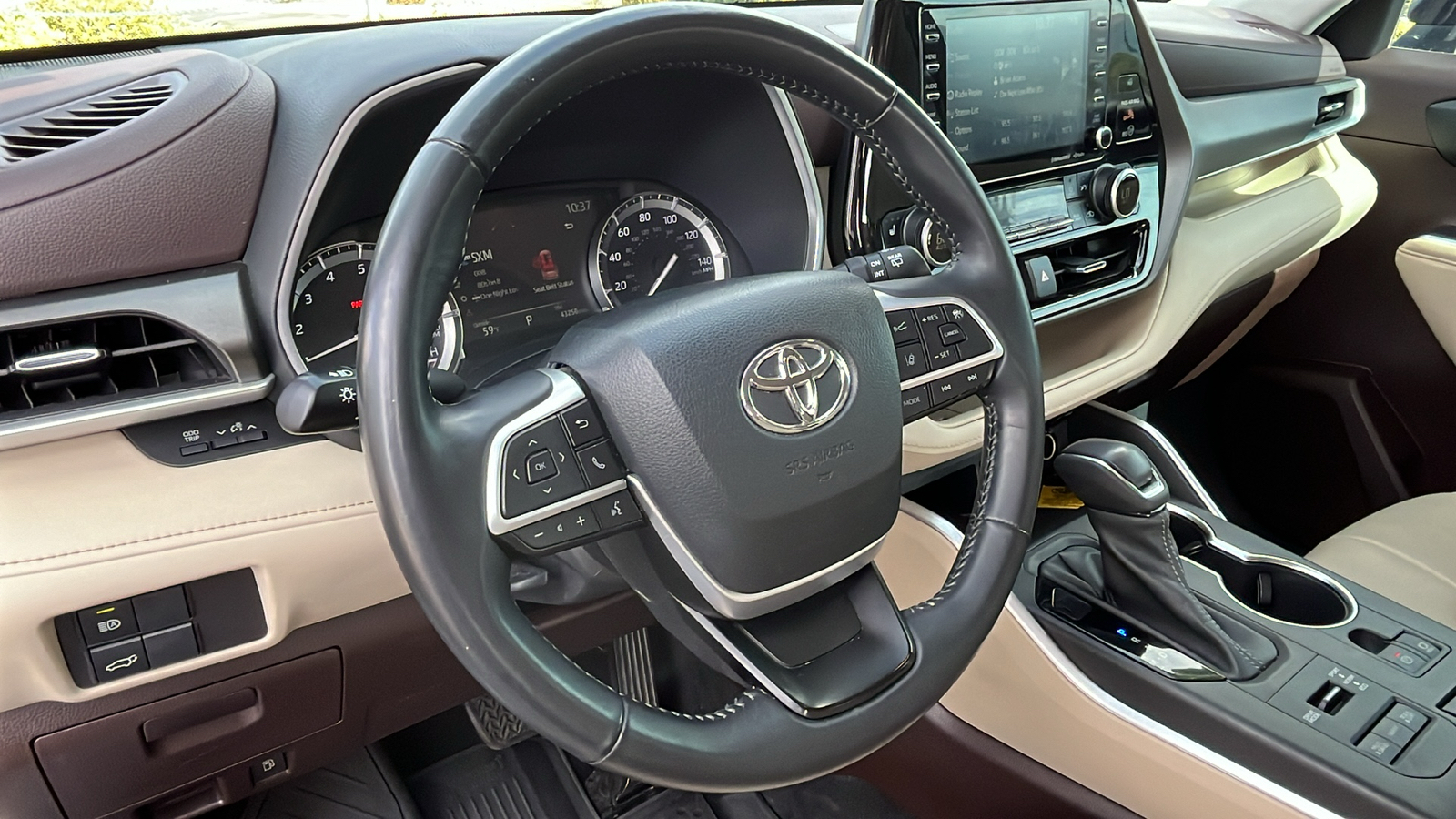 2022 Toyota Highlander XLE 16