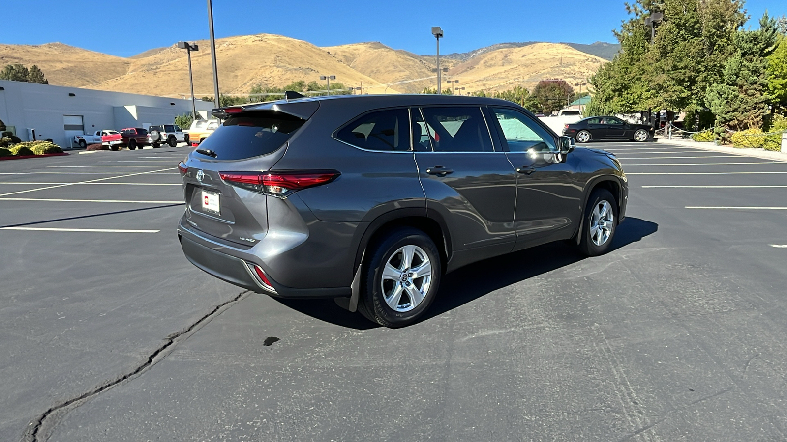 2022 Toyota Highlander LE 3