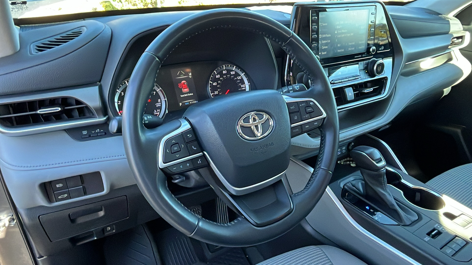 2022 Toyota Highlander LE 16