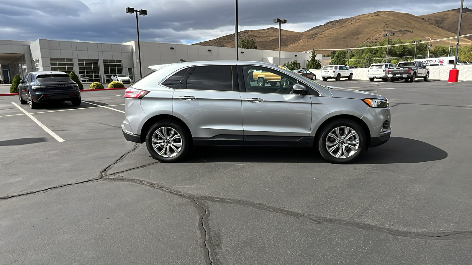 2023 Ford Edge Titanium 2