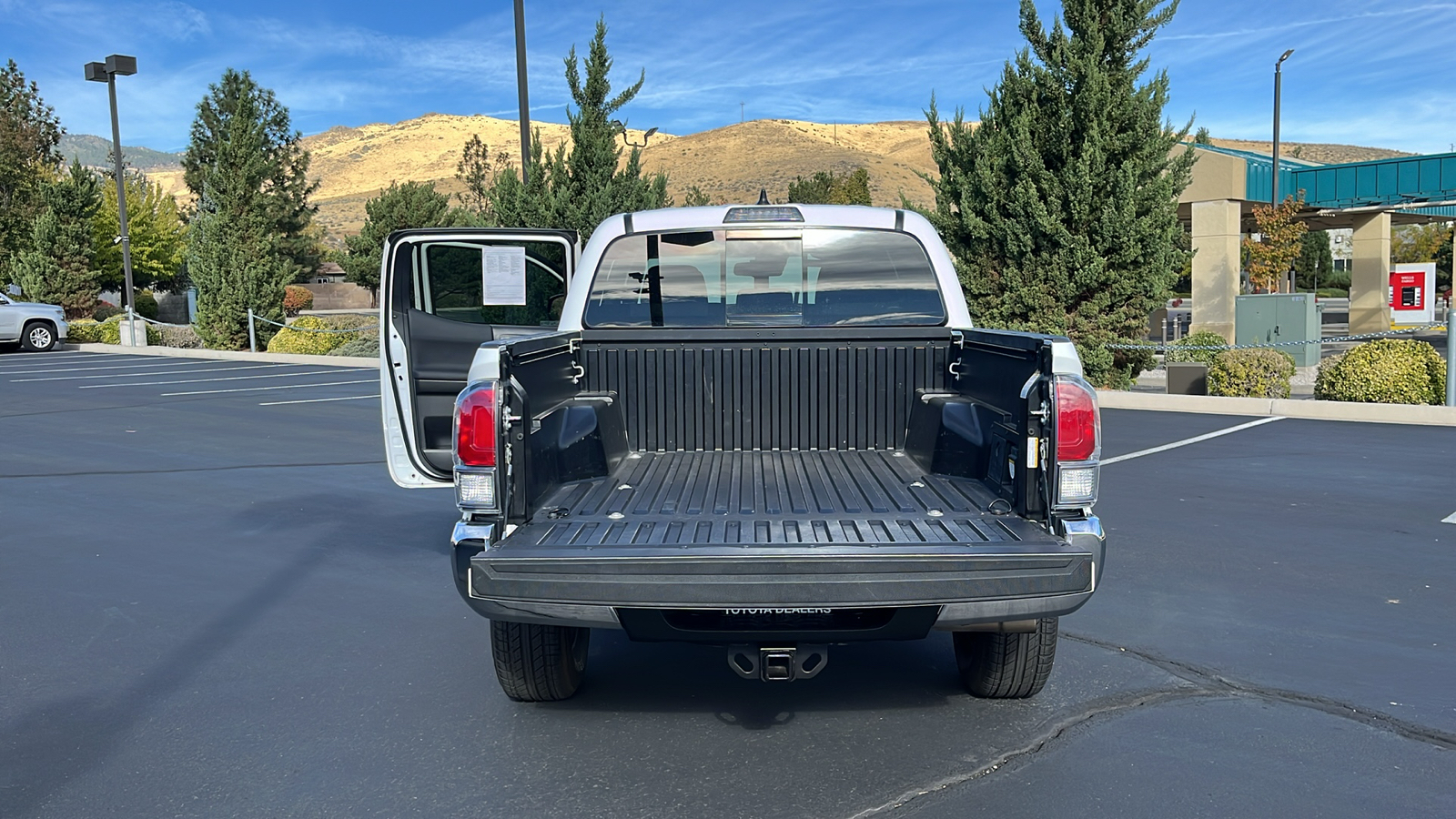 2022 Toyota Tacoma 4WD TRD Off Road 10