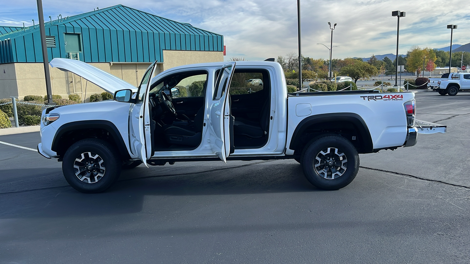 2022 Toyota Tacoma 4WD TRD Off Road 11