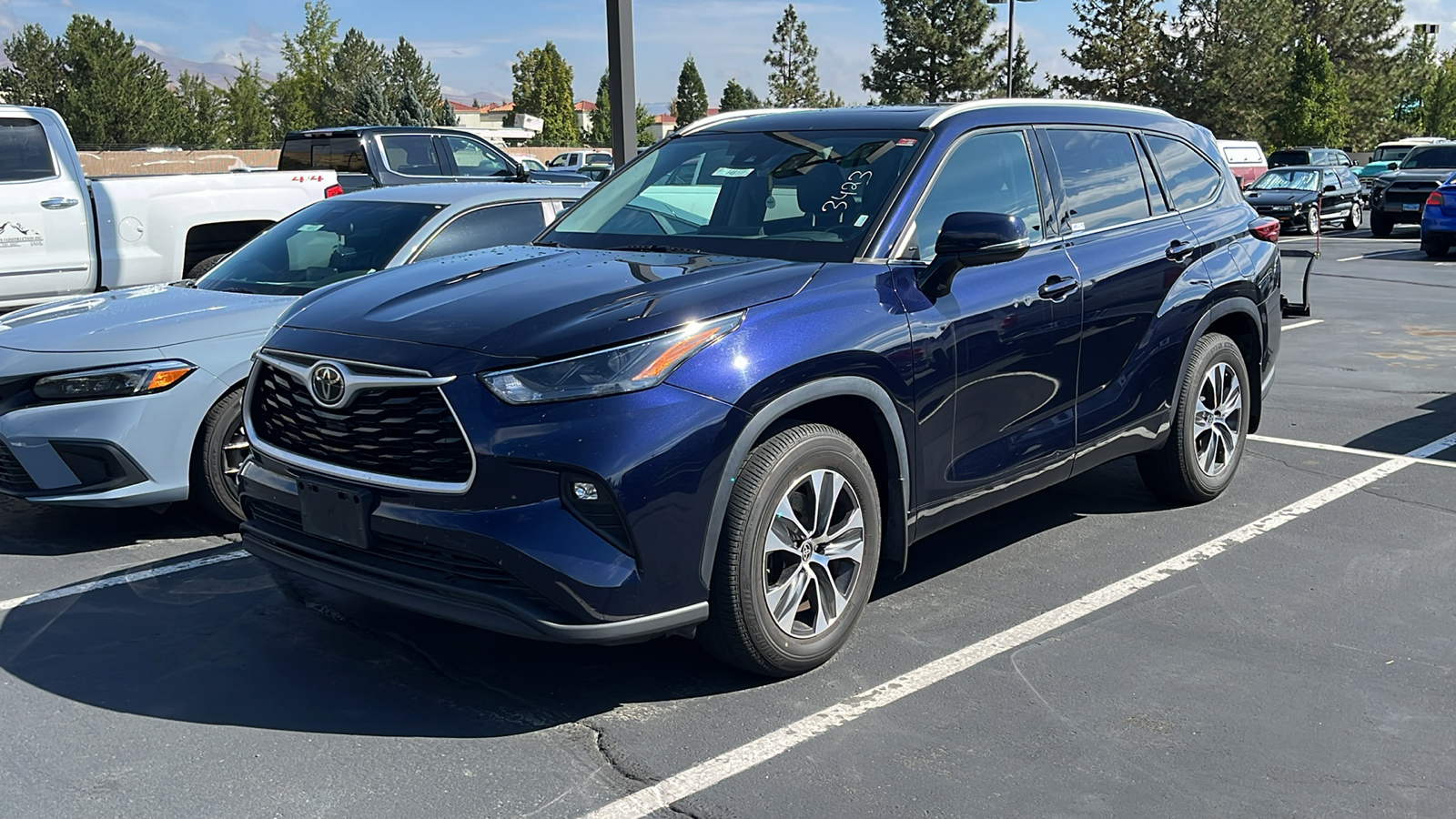 2022 Toyota Highlander XLE 3