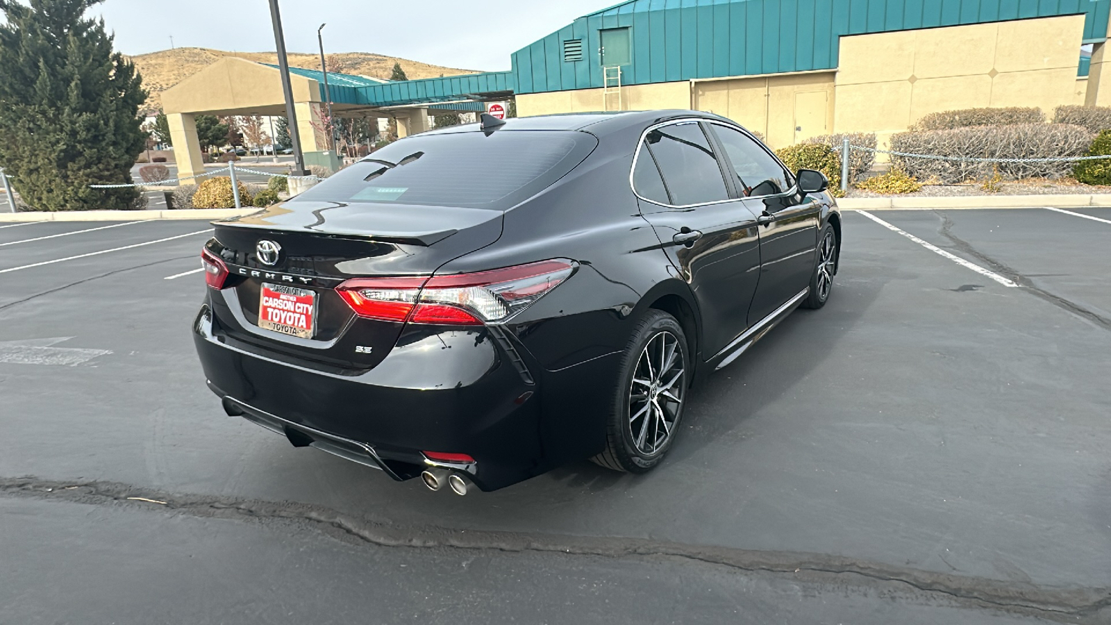 2021 Toyota Camry SE 3