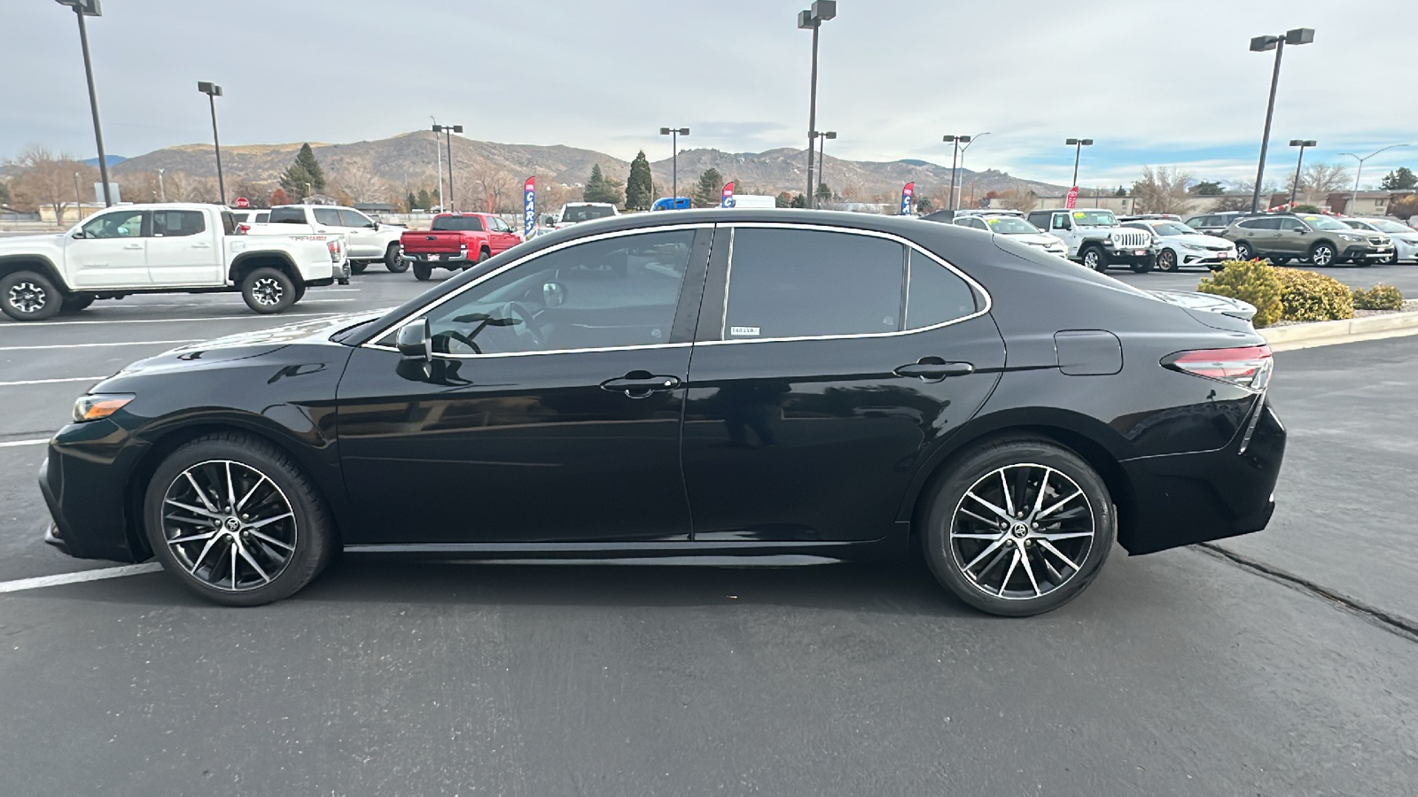 2021 Toyota Camry SE 6