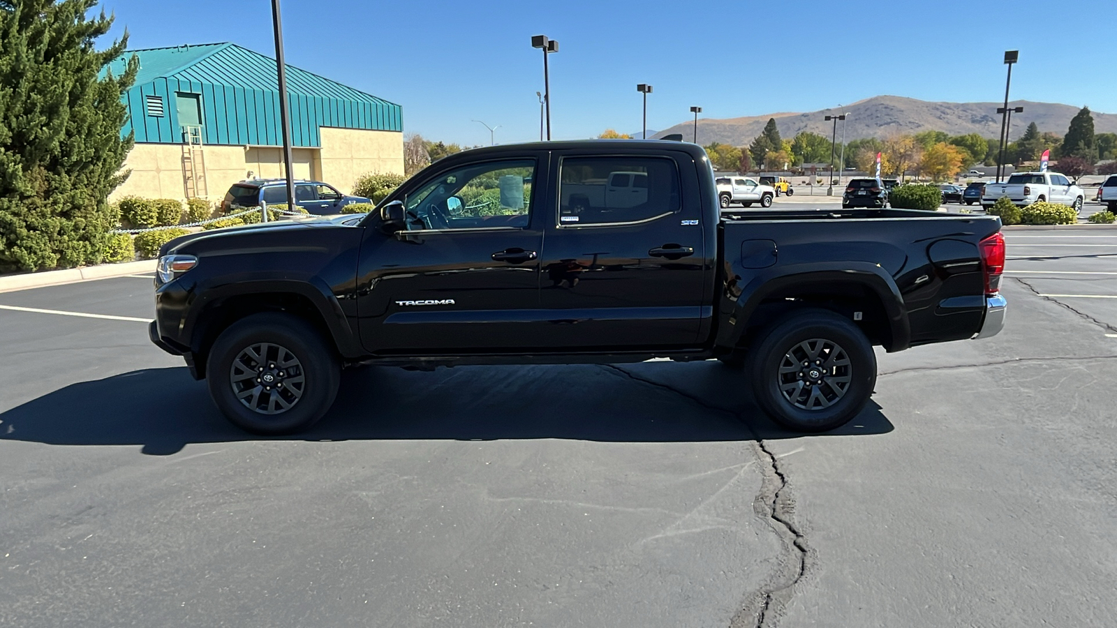 2023 Toyota Tacoma 4WD SR5 6