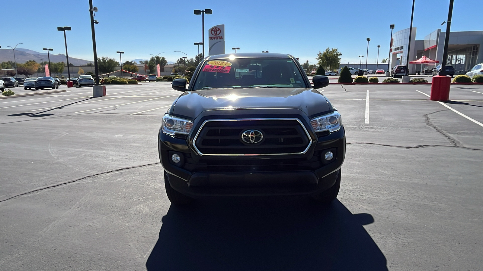 2023 Toyota Tacoma 4WD SR5 8