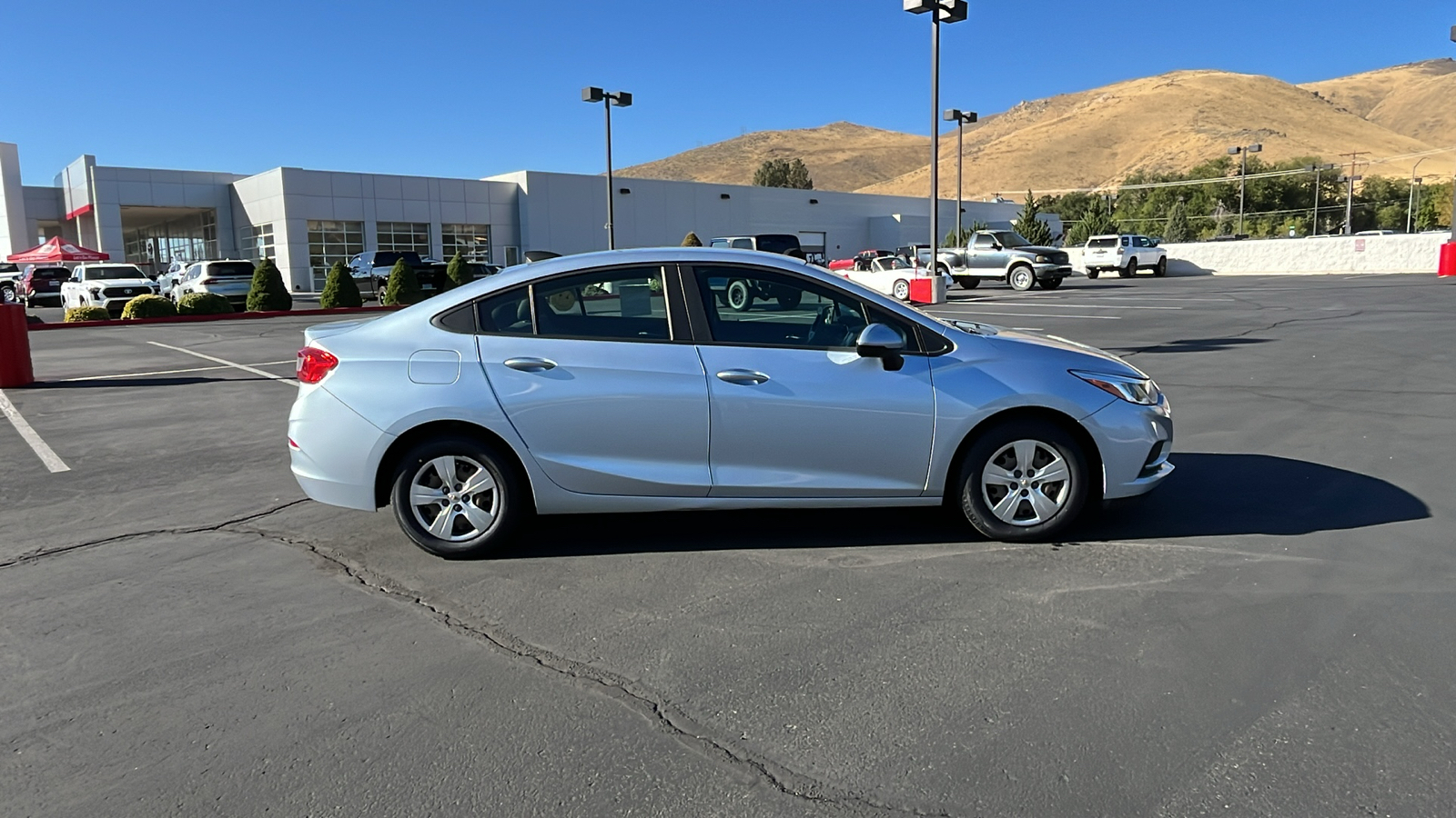 2017 Chevrolet Cruze LS 2