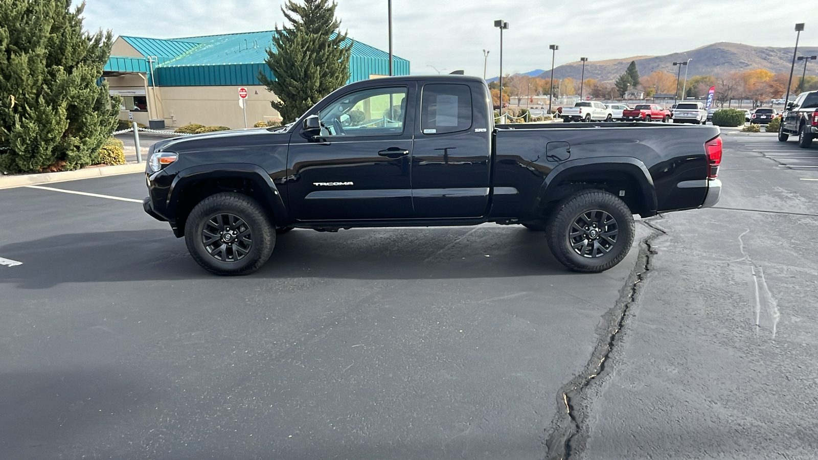 2020 Toyota Tacoma 4WD SR5 6