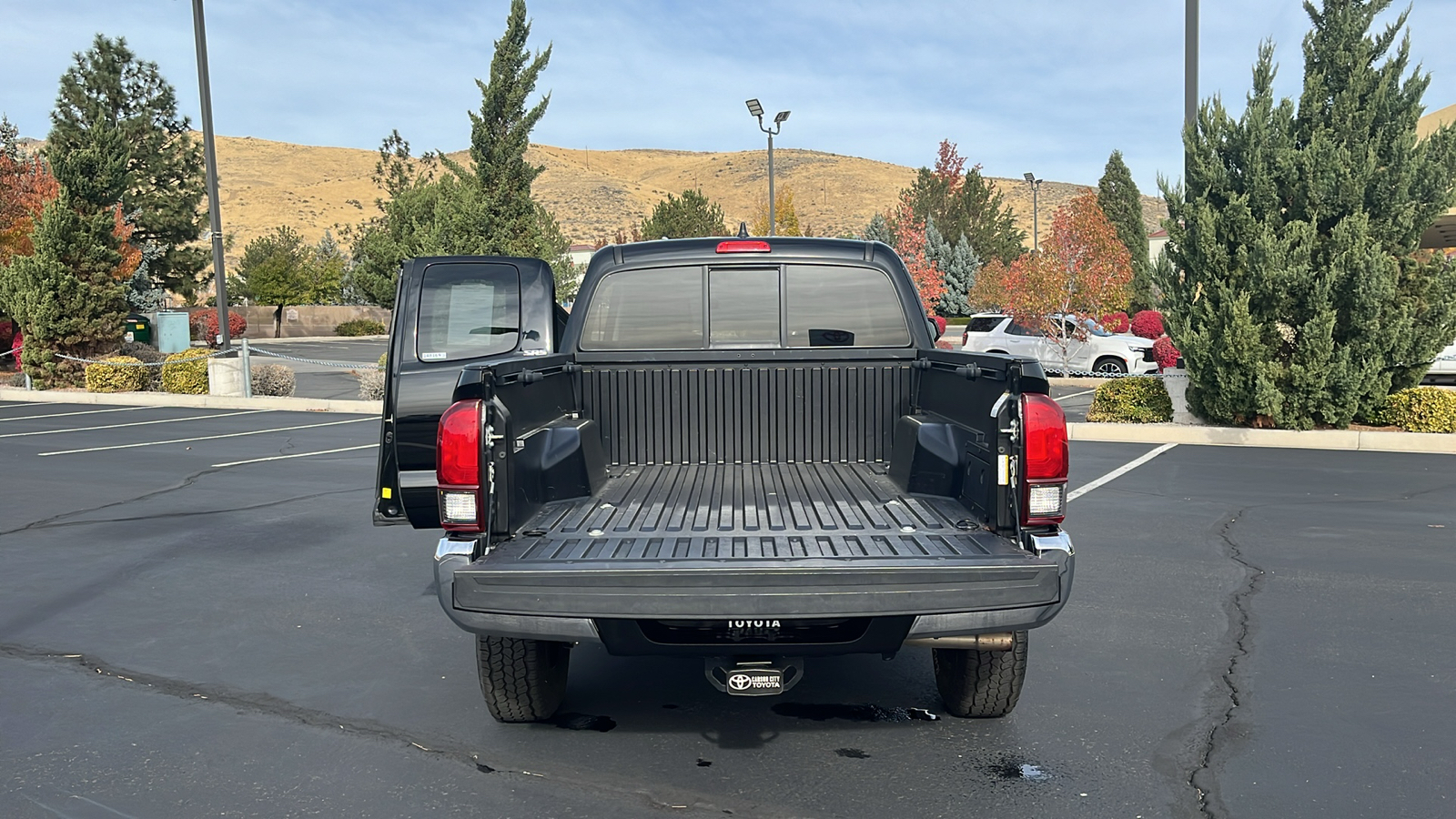 2020 Toyota Tacoma 4WD SR5 10